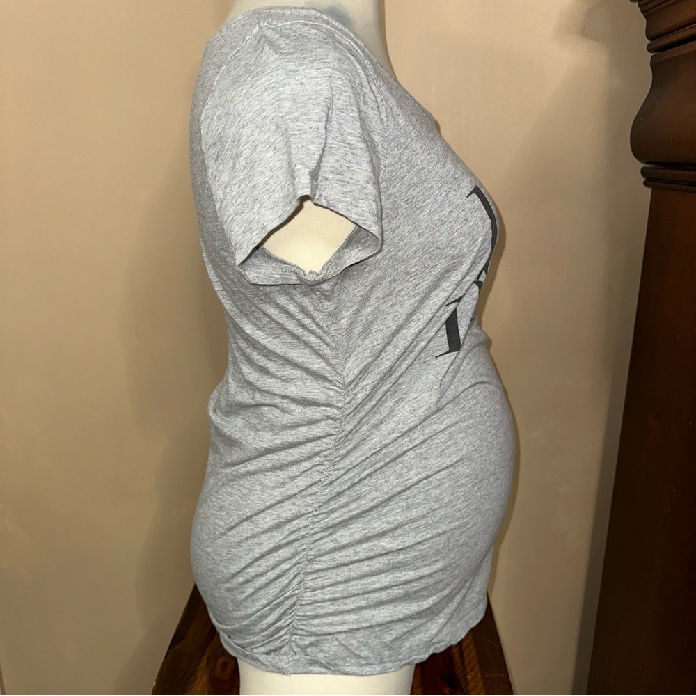 Liz Longe Maternity Gray Graphic Tee Baby Mama Size Large - Picture 4 of 6